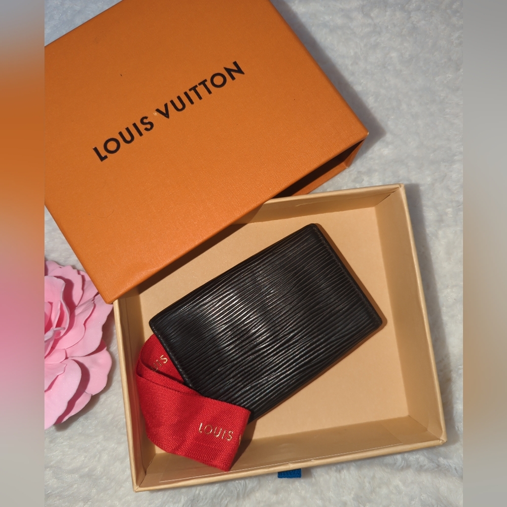 Louis Vuitton Authentic Black Epi Leather Key Holder Wallet with Red Logo Strap